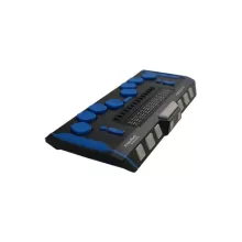 fotoğrafta siyah ve mavi renklerde bir Focus 14 Braille ekranı yer alıyor. Üzerinde Braille hücreleri ve çeşitli butonlar bulunuyor. Cihazın üzerinde braille ile birlikte kontrol tuşları dizili. Tasarım oldukça kompakt görünüyor ve taşınabilir bir yapıya sahip.