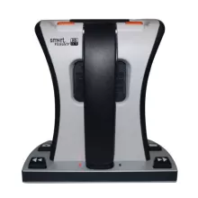 Görüntüde ergonomik tasarıma sahip, Üst kısmında "smart reader HD OCR" yazılı siyah ve gri renkte bir okuma cihazı görünüyor. Cihazın ortasında dikey bir siyah çubuk var. Alt kısmında sağ ve sol köşelerde yön tuşlarına benzer semboller olan düğmeler var.